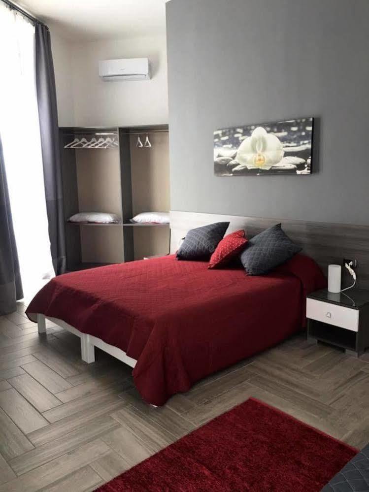 La Dimora Di Garibaldi Bed & Breakfast Naples