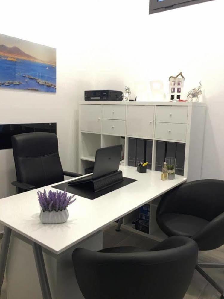 La Dimora Di Garibaldi Bed & Breakfast Naples